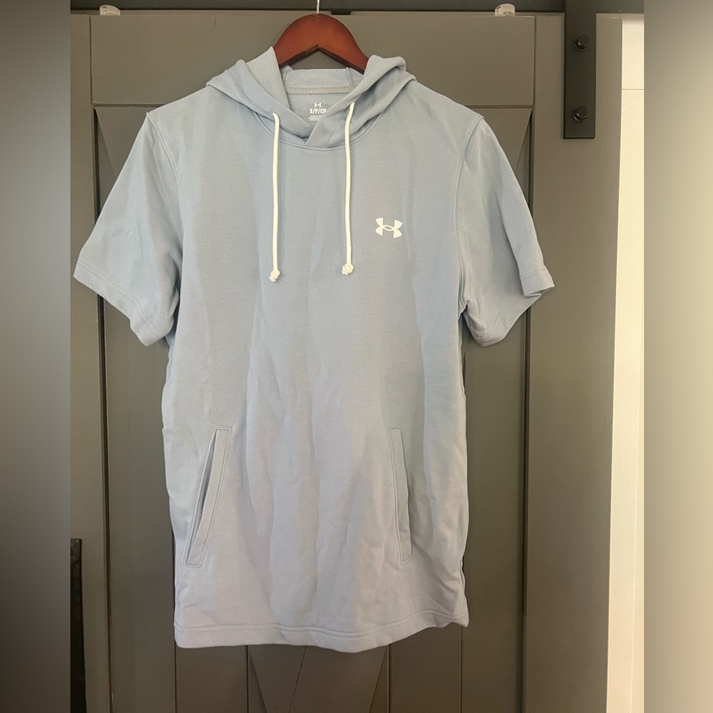 Men’s under armor NWOT short sleeve sweatshirt